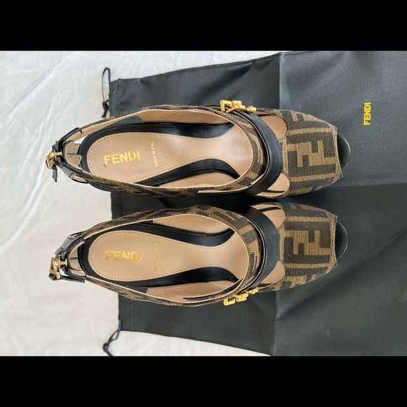 Fendi Cutout Pump Tobacco Nero - Picture 4 of 6